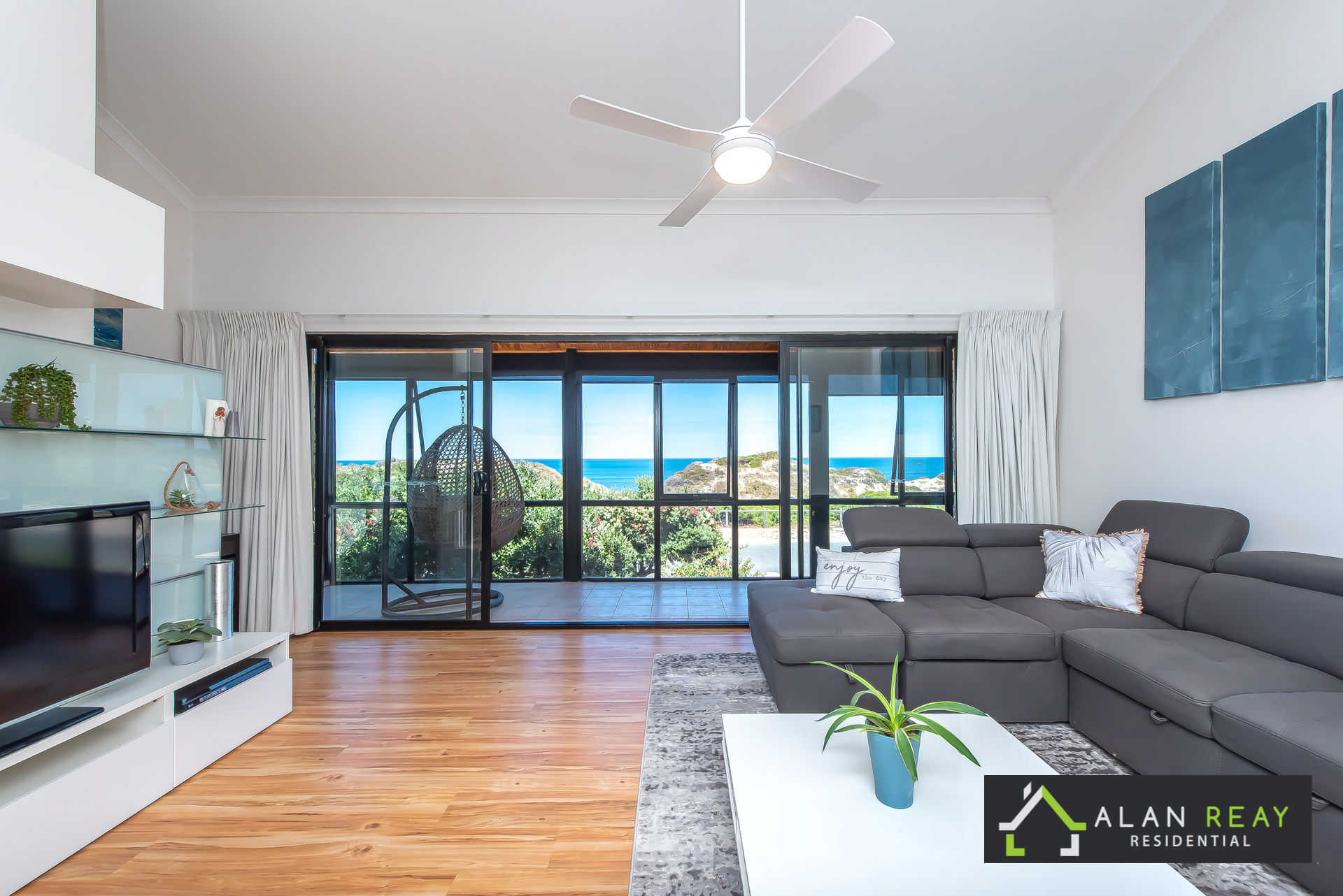 73 SOVEREIGN DRIVE, TWO ROCKS Alan Reay Real Estate